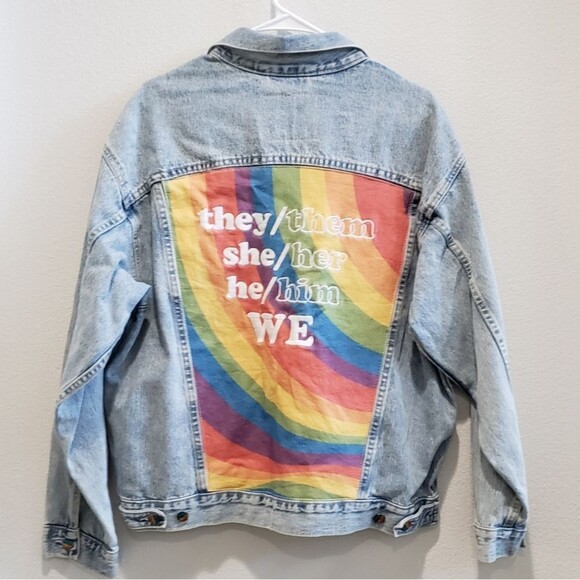 Levi's pride liberation light blue jean trucker jacket size medium